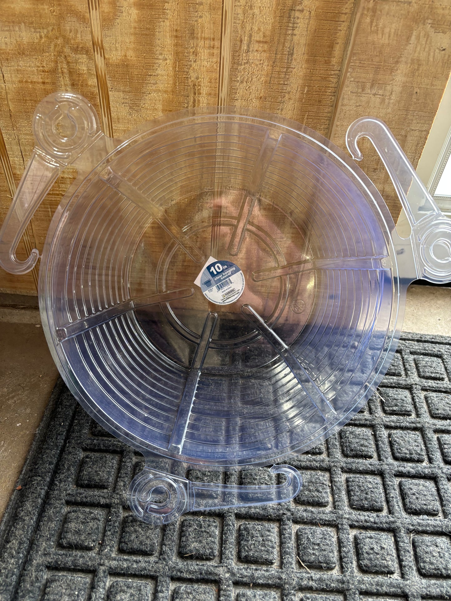 10" Clear Plastic Hanging Saucer